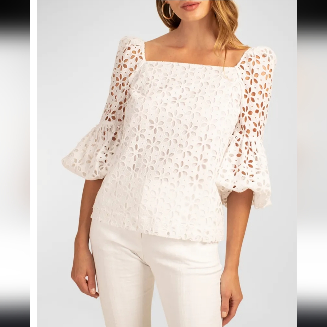 Trina Turk Prelude Bell-Sleeve Floral Eyelet Blouse In White Nwt Size Small